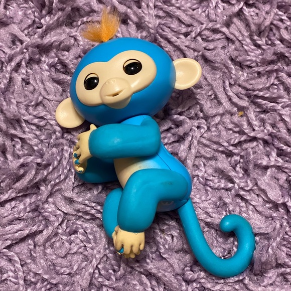 Fingerlings - Interactive Baby Monkey - Bella & - Picture 14 of 17